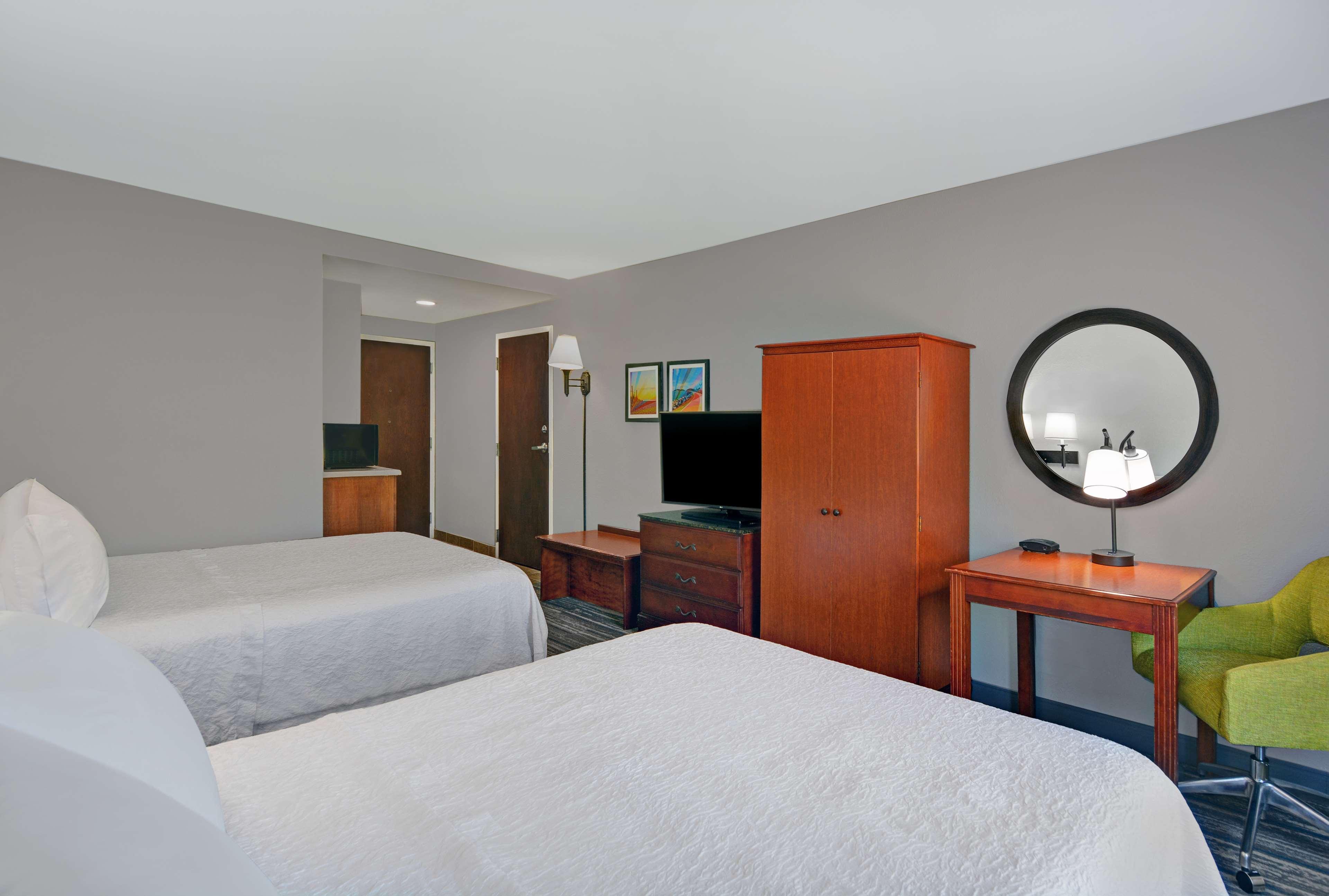 Hampton Inn By Hilton Panama City Beach Upper Grand Lagoon Exterior photo