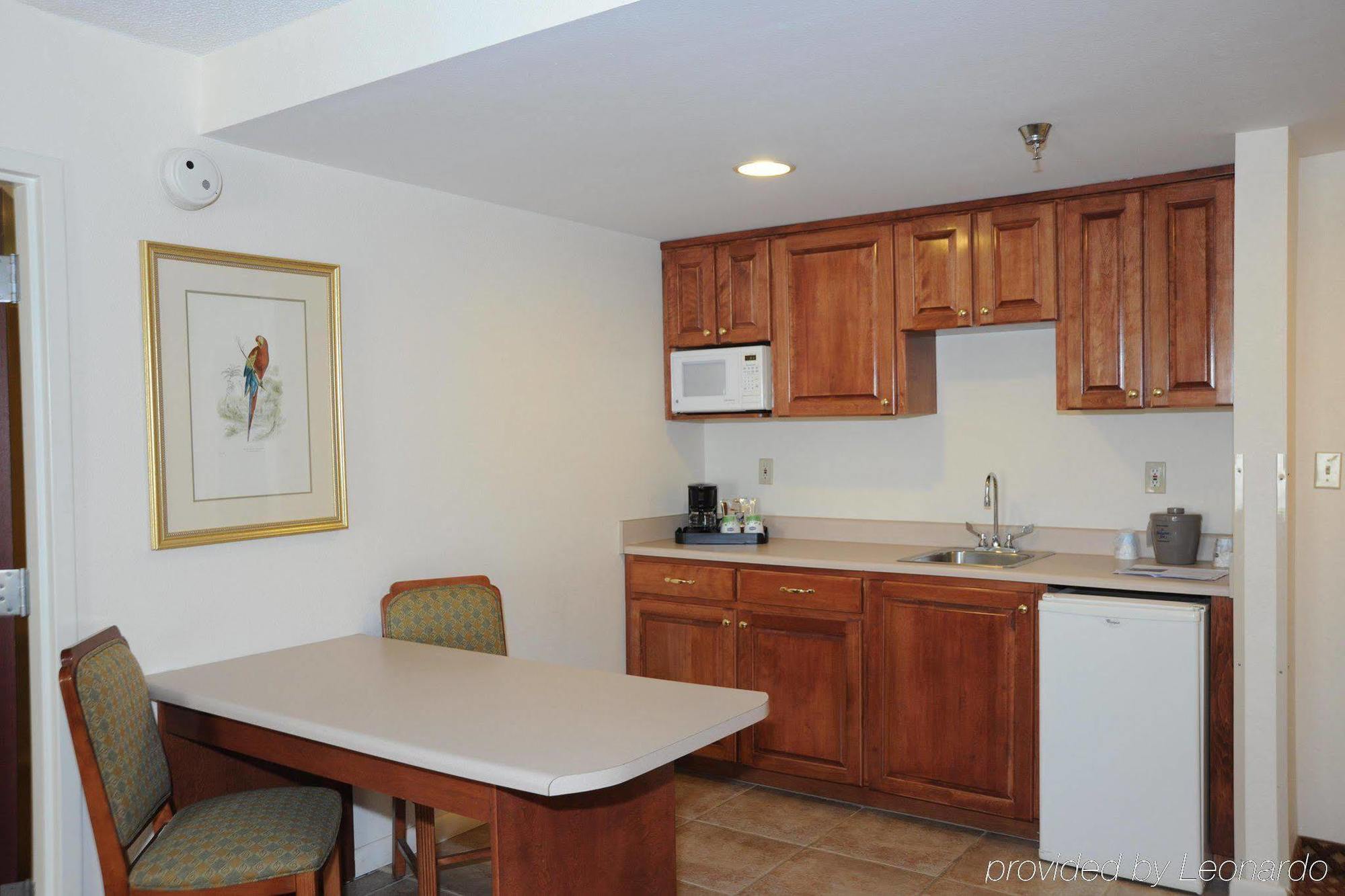 Hampton Inn By Hilton Panama City Beach Upper Grand Lagoon Exterior photo